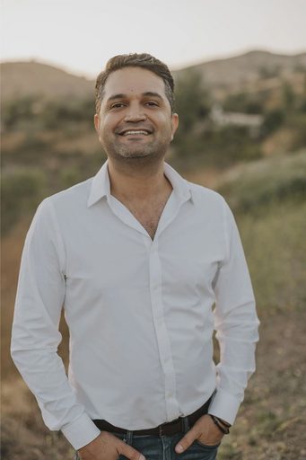 Niknam Refahi, DDS